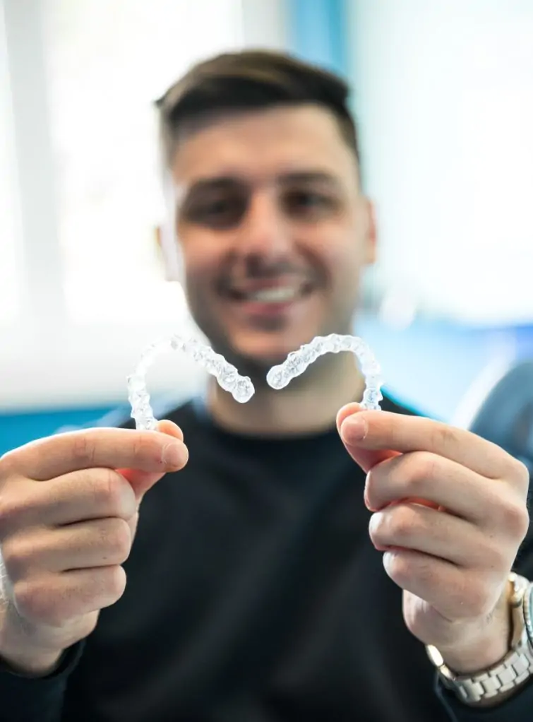 Studio Dentistico Cacciamani - Ortodonzia trasparente Pregnana Milanese - Mascherine Trasparenti per i Denti